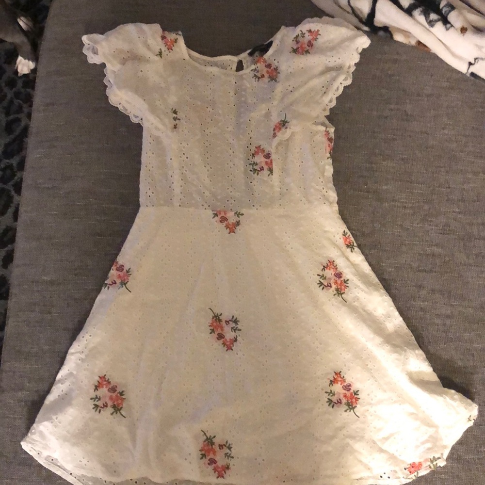 Forever 21 eyelet embroidered Dress sz M NWT